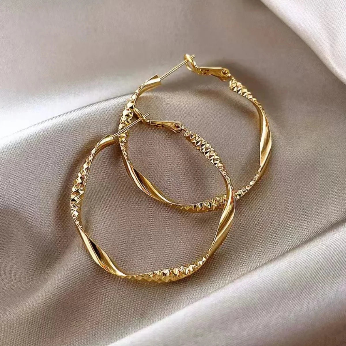 2PC Elegant Water Drop Earrings -18K Gold Plated Copper Jewelry, Suitable for Women - Minimalist Design for Daily Wear-8815