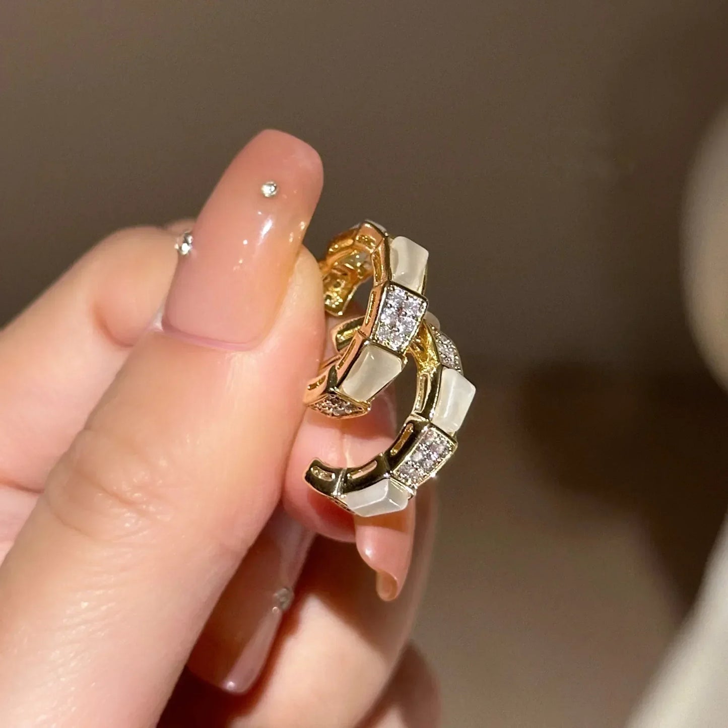 Vintage Geometry Irregular Eardrop Personality Asymmetry Dripping Oil Earrings for Women Fashion Daily Commuting Jewelry Gifts