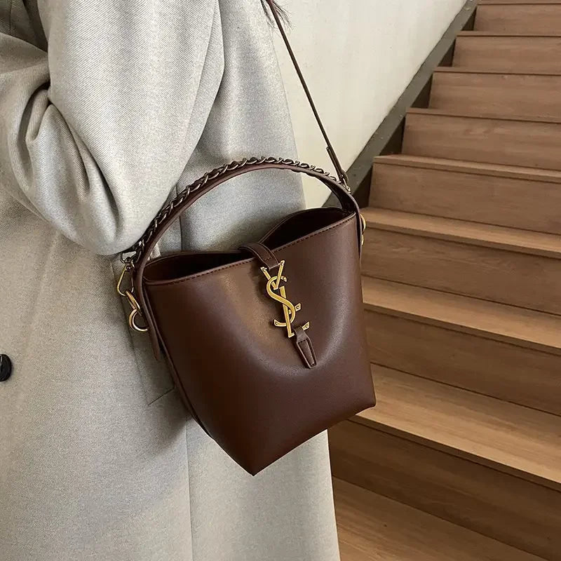 2025 Summer-Ready Bucket Bag Women Artisanal Weave Convertible Crossbody EcoChic Essentials Multi-Functional Beach-to-Bar Haute